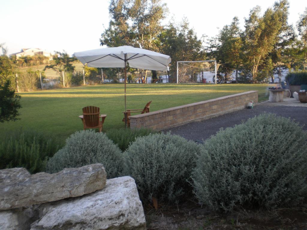 Locanda Degli Etruschi Монталто ди Кастро Екстериор снимка