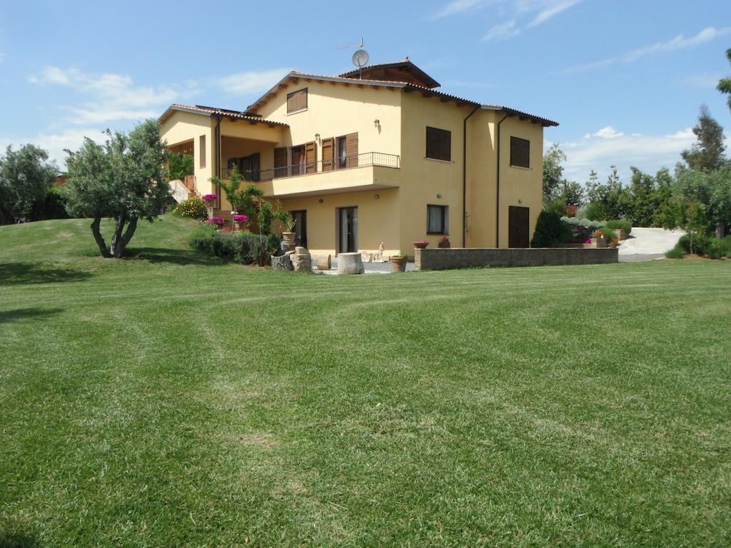 Locanda Degli Etruschi Монталто ди Кастро Екстериор снимка
