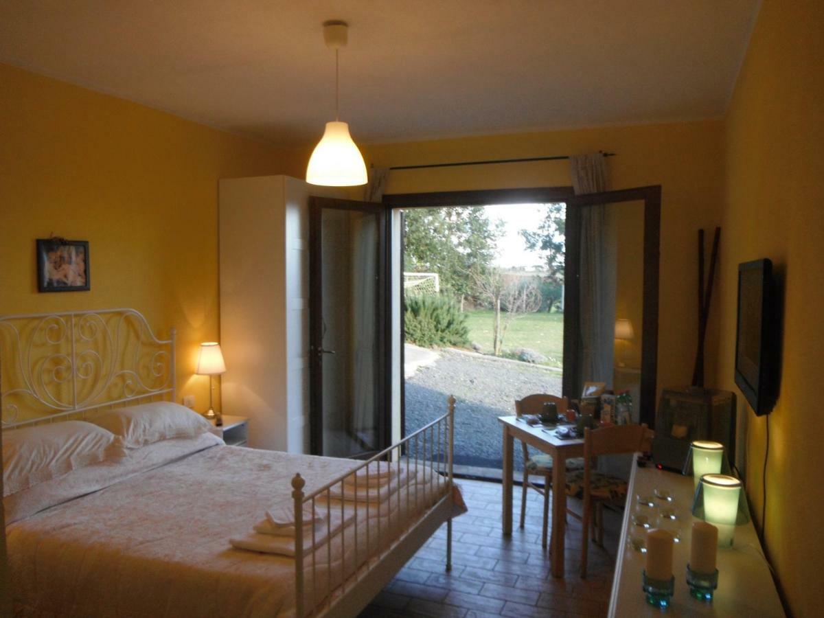 Locanda Degli Etruschi Монталто ди Кастро Екстериор снимка